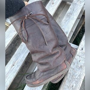 Manitobah Mukkluk size 7